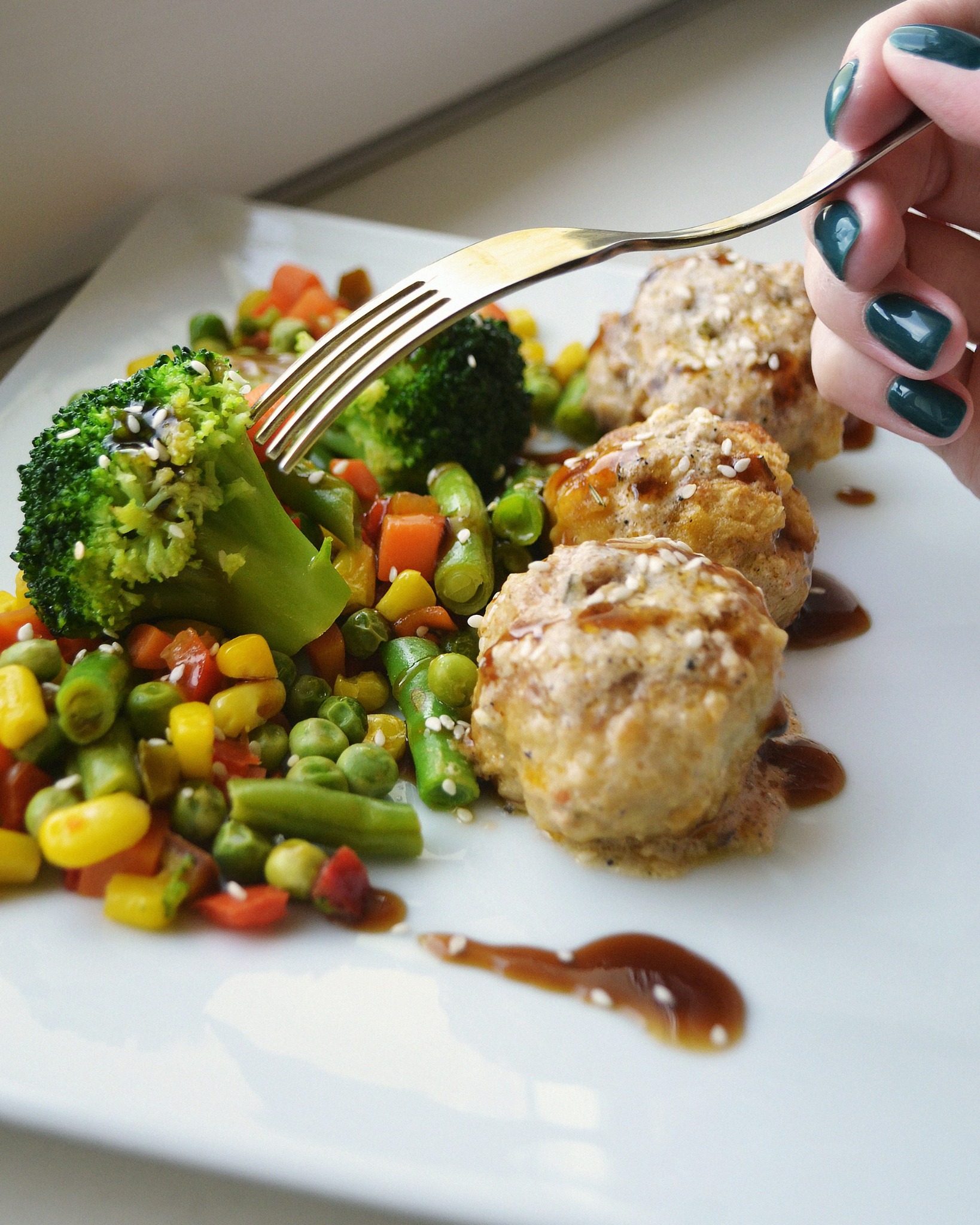 Polpette con broccoli e verdure miste